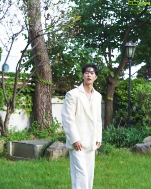Kim Moo-joon Instagram - B