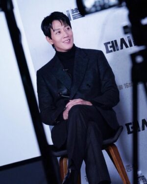Kim Rae-won Instagram - 11/16 데시벨 Decibel
