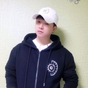 Kim Ryang -ha Instagram - 【 #량하효과 】 
살 빨리 빼야지 지금 더 쪘어..후..

#REVAMP #리뱀프