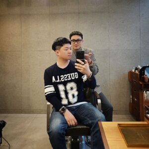 Kim Ryang -ha Instagram - 【 #량하효과 】 
올만에 샵 다녀왔다!
근데 나 왜케 피곤해보여?!

#애브뉴준오 #애브뉴준오청담
#애브뉴준오부원장한재호