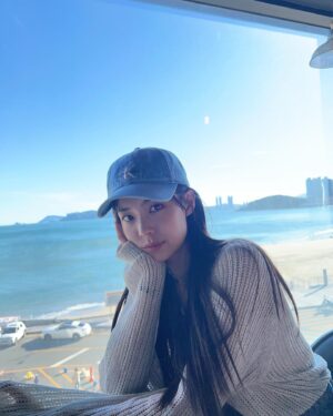Kim Sae-yeon Instagram - 🌤️