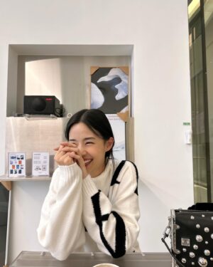 Kim Sae-yeon Instagram - 🙂