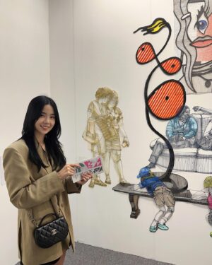 Kim Sae-yeon Instagram - #kiaf #frieze