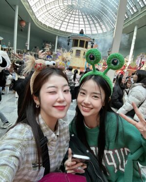 Kim Sae-yeon Instagram - ‘23 dump #1