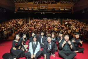 Kim Sawol Instagram - 우리 안의 어두운 마음과 약한 믿음도 모두 사랑할 수 있기를 사실 바랐던 거지요
3일 동안 저에게 보내주신 사랑을 모두에게 나눠드리고 싶어요
함께해 주신 모두 고맙고 사랑해요

제 11회 김사월쇼를 마치며 
사월 올림

<제 11회 김사월 쇼>
김사월 밴드 | 이설아(키보드), 이시문(일렉기타), 전솔기(베이스), 정수영(드럼)
브라스 | 김찬영(색소폰, 클라리넷, 플룻), 정준기(트럼본), 최규민(트럼펫)
코러스 | 애리, 예람
댄서 | 보보 댄스크루 (권사랑, 신선아)

음향,악기 - 프리사운드
조명 - U1 Lights
무대 - MD스테이지
의상 - 최수지 팀 @pilotplant 
헤어메이크업 - 이은서 팀 @xoxov3 
포스터 사진 - 김문독 @kimmoondog 
포스터 디자인 - 김성구 @kimsungkoo_sgkm 
사진 촬영 - Abi Raymaker @abiraymaker 
영상 촬영 - NOKO @noko_by 
문자 통역 - AUD 사회적 협동 조합 @_audsc 
서울 성수아트홀, 유어썸머 @yoursummerkr 

그리고 여러분!