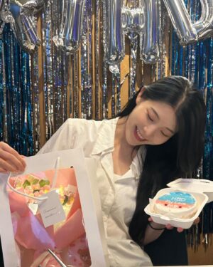 Kim Seo An Instagram - 스마일🙃😉🤭