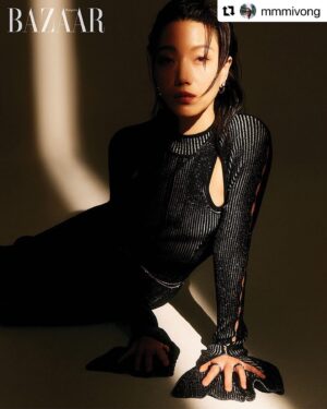 Kim Shin-rock Instagram - #Repost @mmmivong with @use.repost
・・・
@harpersbazaarkorea @kimshinrock 🖤🖤