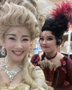 Kim So-hyang Instagram - 마리앙투아네트 100회 @emk_musical 
Emk 엔터 페어데이 @official.emkent 
영기오빠 26주년 축하해요 @poimin73 
내 새꾸 #유소리 @sor_e26 

사랑하는 마리앙 식구들⭐️🌸 
정말 정말 사랑합니다. 

이제 9번 남았다. 
#향마리 #굿바이  #실감안난다