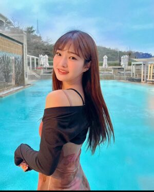 Kim Sol-bi Instagram - 온천물이야😉
