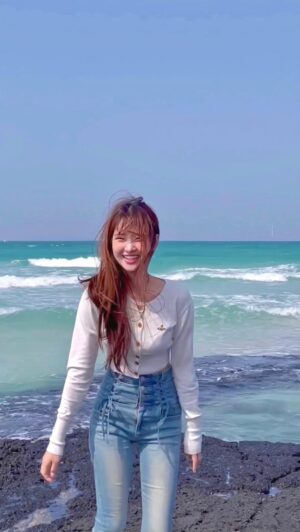 Kim Sol-bi Instagram - 사진에 진심인 애들끼리 여행가면 생기는 일
(소리 켜고 보면 재밌움)