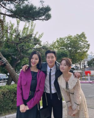 Kim Sol-bi Instagram - ✨우아한 제국✨ 진짜 끝나따..