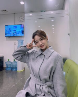 Kim Sol-bi Instagram - @mariluz_official_ 
이뿐 옷 감사합니댜😆💕