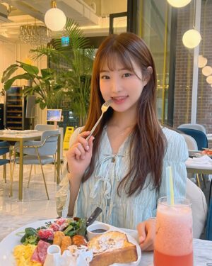 Kim Sol-bi Instagram - 맛있엉🌼