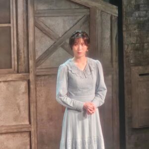 Kim Soo-ro Instagram - 충무아트홀에서 집까지 걸어왔다.
울프의 생애를 기억하며.........
참 좋은건 영국이 다가지고있네.
리현배우와 다온배우 케미는 너무 좋았다.
훌륭한 두배우를 보유한 더블케이는 정말.허허!!!!!!
믿고보는 더블케이 배우님들!!!!!!!!!!!화이팅입니다!!!!!!허허!!!!!!
같이해준 아론배우도 감사!!!!!!!
