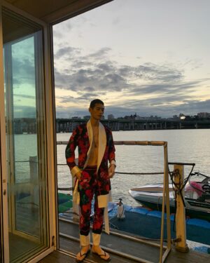 Kim Tae-hwan Instagram - 🌺🩸