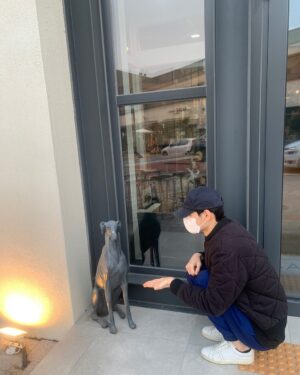 Kim Tae-hwan Instagram - 손!