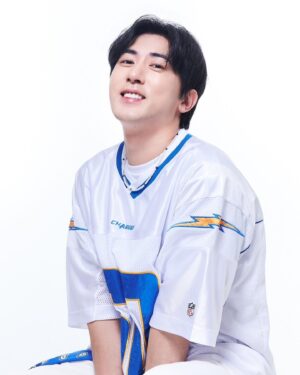 Kim Won-hun Instagram - 마 우리 부코페 간다 아이가
인터파크에서 예매 가능 하드래요
