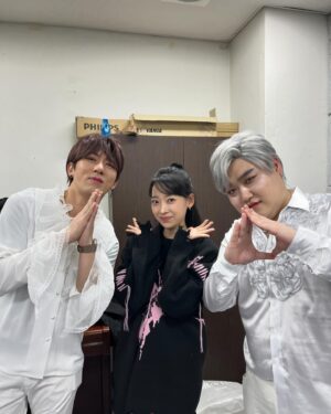 Kim Won-hun Instagram - 안녕하세요 라이스의 벤입니다
이번 팬사인회에 찾아와준 현미밥들아 고마워
20만명정도가 자리가 없어서 그냥 돌아갔다고 들었어요
나머지 현미밥들은 콘서트장에서 꼭 보자 
감기 조심하고 행복한 하루 보내