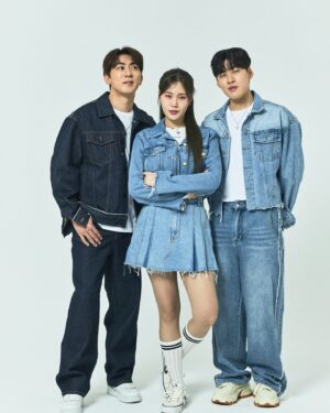 Kim Won-hun Instagram - 의상컨셉이 어떤 청인지 정확히 말해줬어야지
너네 카톡방 따로 있지?