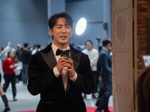 Kim Won-hun Instagram - 아시아 모델 어워즈에서 인기상을 받았어요🏆
숏박스가 아닌 개인으로 받는 상은 처음이라 기분이 참 이상하네요
더 열심히 하라는 뜻으로 알고 앞으로도 초심 잃지 않는
김원훈이 되겠습니다 좋은 하루 보내세요🫶
