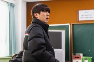 Kim Won-hun Instagram - 숏박스 포즈 생김