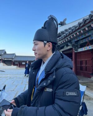 Kim Woo-seok Instagram - 나를 좀 지켜주세요 이헌씨
벌써 마지막 주라니…
끝까지 본방사수 💚
#금혼령