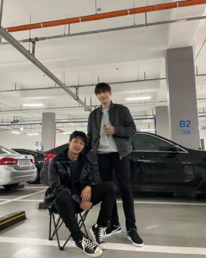 Kim Woo-seok Instagram - 무더운 여름부터 겨울의 초입까지 함께했던 너와 나의 경찰수업 
너무너무 고생많으셨습니다!!
#disney #너와나의경찰수업