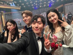 Kim Woo-seok Instagram - 금혼령 사랑해요! 
상받은 헌이 소랑이 자연이 축하해🌸