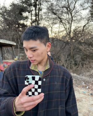 Kim Woo-seok Instagram - 태남아 왜그랬어 
볼트도 보고싶고 스테이끄 맛있었는데..🥴
#군검사도베르만