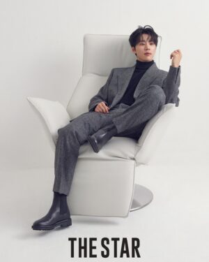 Kim Woo-seok Instagram - 😀😀💫