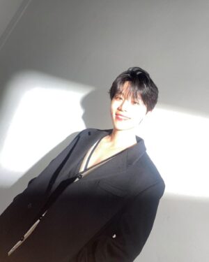 Kim Woo-seok Instagram - 💫💫🤪