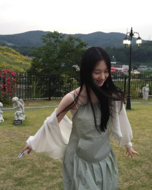 Kim Yi-kyeong Instagram - 여름향기 🌱