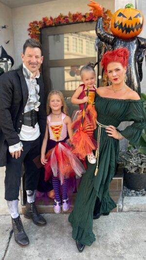 Kimberly Caldwell Instagram - Happy HARLOWeen! 7years of a bunch of Hocus Pocus!