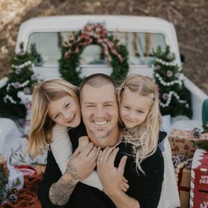 Kimberly Caldwell Instagram - Us 2023. 🎄
You captured our ❤️. 
First family photos with no tears thanks to you! 📷@nolafontanezphotography