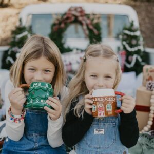 Kimberly Caldwell Instagram - Us 2023. 🎄
You captured our ❤️. 
First family photos with no tears thanks to you! 📷@nolafontanezphotography