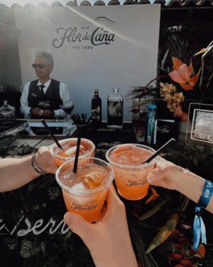 Kimberly Guerrero Instagram - desert chic 🎾 @desertsmash

thanks to @2k for hosting us 🌴 excited for the launch of @topspin2k