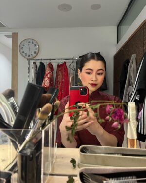 Kimie Tsukakoshi Instagram - Happy snaps* from the past few Poisonous months @sydneytheatreco and @laboitetheatre ❤️ Miss you all already 

Thank you to everyone who has been a part of this wild ride! A special thank you to @corkycats and @anchulifeliciaking, it’s been such a joy to play in this world.

*I’m terrible at remembering to take photos, so I’ve mostly stolen these. TY @domopipi @shanreetan @mrbenjaminlaw @ninamarjanac 😅