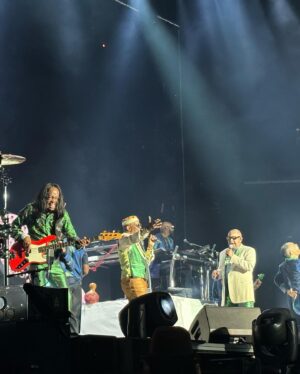 Kimrie Lewis Instagram - The greatest. @earthwindandfire.