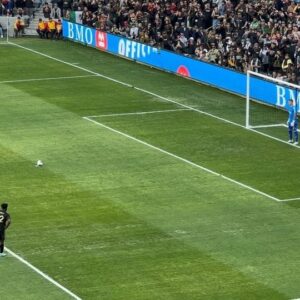 Kimrie Lewis Instagram - Goals 🥅 @lafc 3-2. #returningchamps🏆 #banners #lafc