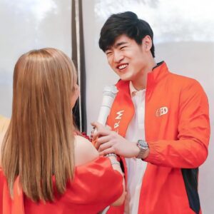 Kimson Tan Instagram - Smile more, Worry less.

Always happy with my @beautedermcorporation family!