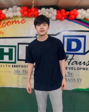 Kimson Tan Instagram - Happy Heart! 

Thank you so much brothers @_anjayanson and @mr.abedgreen for your time, appreciate it a lot!

Thank you @beautedermcorporation , Mommy @missrheatan for giving away BD's Reseller Package for the Parents! 

Thank you brother @jojokrosales and madame @aileen_tagle01 for the food & monetary assistance!