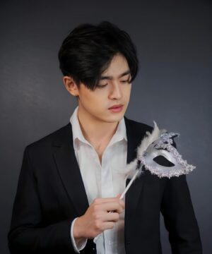 Kimson Tan Instagram - Thank you, Kelvin Chong.

Thank you po sa lahat ng sumuporta sa Lovers & Liars, lalo na sa mga nagmahal kay Kelvin. Mahal ko po kayo 🫶🏻