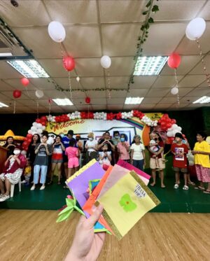 Kimson Tan Instagram - Happy Heart! 

Thank you so much brothers @_anjayanson and @mr.abedgreen for your time, appreciate it a lot!

Thank you @beautedermcorporation , Mommy @missrheatan for giving away BD's Reseller Package for the Parents! 

Thank you brother @jojokrosales and madame @aileen_tagle01 for the food & monetary assistance!