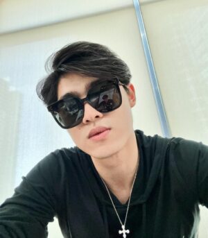 Kimson Tan Instagram - Pov : your bf updating you.
