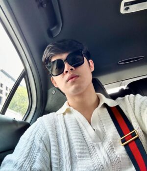 Kimson Tan Instagram - Pov : your bf updating you.