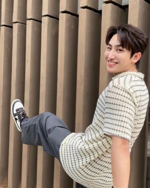 Kirati Puangmalee Instagram - อยู่ใกล้แมวระวังแพ้ขน อยู่ใกล้ผมระวังแพ้ใจ😮‍💨
