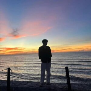 Kirati Puangmalee Instagram - ได้นั่งดูพระอาทิตย์ขึ้นตอนเช้าแบบนี้ก็ดีเหมือนกันนะ 
แต่ไม่เอาแล้ว ง่วง