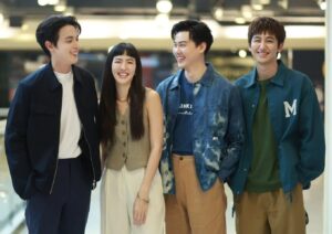 Kirati Puangmalee Instagram - เย้... ฝากทีมหมอจากเรื่อง #มาตาลดา  ด้วยนะครับ
เป็นเรื่องที่ผมว่าน่าจะสร้างความสุขให้กับผู้ชมได้แน่ๆ 
ก่อนอื่นต้องขอบคุณพี่จ๋า @yossiebistro ที่ให้โอกาสผมได้มารับบท "หมอมิน" ในเรื่องนี้ด้วยนะครับ เป็นประสบการณ์การทำงานที่ดีมากๆ ที่ได้เจอกับพี่ๆ นักแสดง ผู้กำกับ และทีมงานที่เก่งมากๆ จะจดทุกๆสิ่งที่เกิดขึ้นในตอนที่ถ่ายเรื่องนี้ไว้ตลอดชีวิตเลยครับ 
ขนาดตอนถ่ายยังมีความสุขขนาดนี้ ในละครจะขนาดไหน💖💖💖🏥