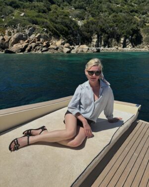 Kirsten Dunst Instagram - Thanks Sof for the cute vaca pic @sofiacoppola