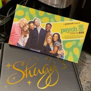 Kirsten Nelson Instagram - This. Was. So. Good. Thank you @shuggsfoods for including us in this sweet sweet delight for the Thanksgiving holiday!! And thank you @peacocktv for supporting this local woman-owned business!! And BTW, I love my cast mates. 💚 We are so freaking cute... #ThisIsGus @psychpeacock